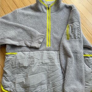 NEW BALANCE FLEECE Pullover Light blue with yellow reflective trim Size 2XL EUC!